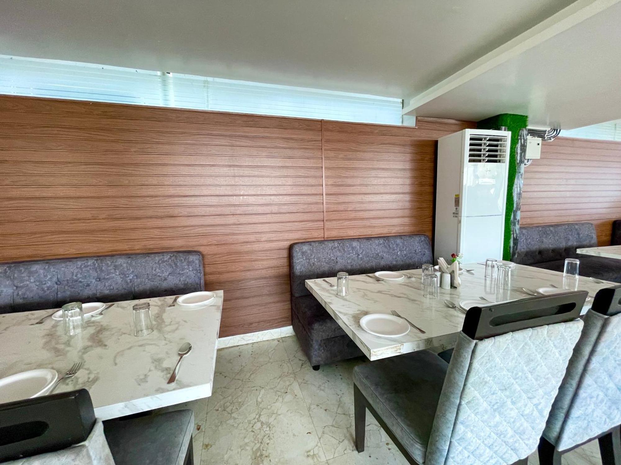 Hotel Tbs In Puri Buitenkant foto