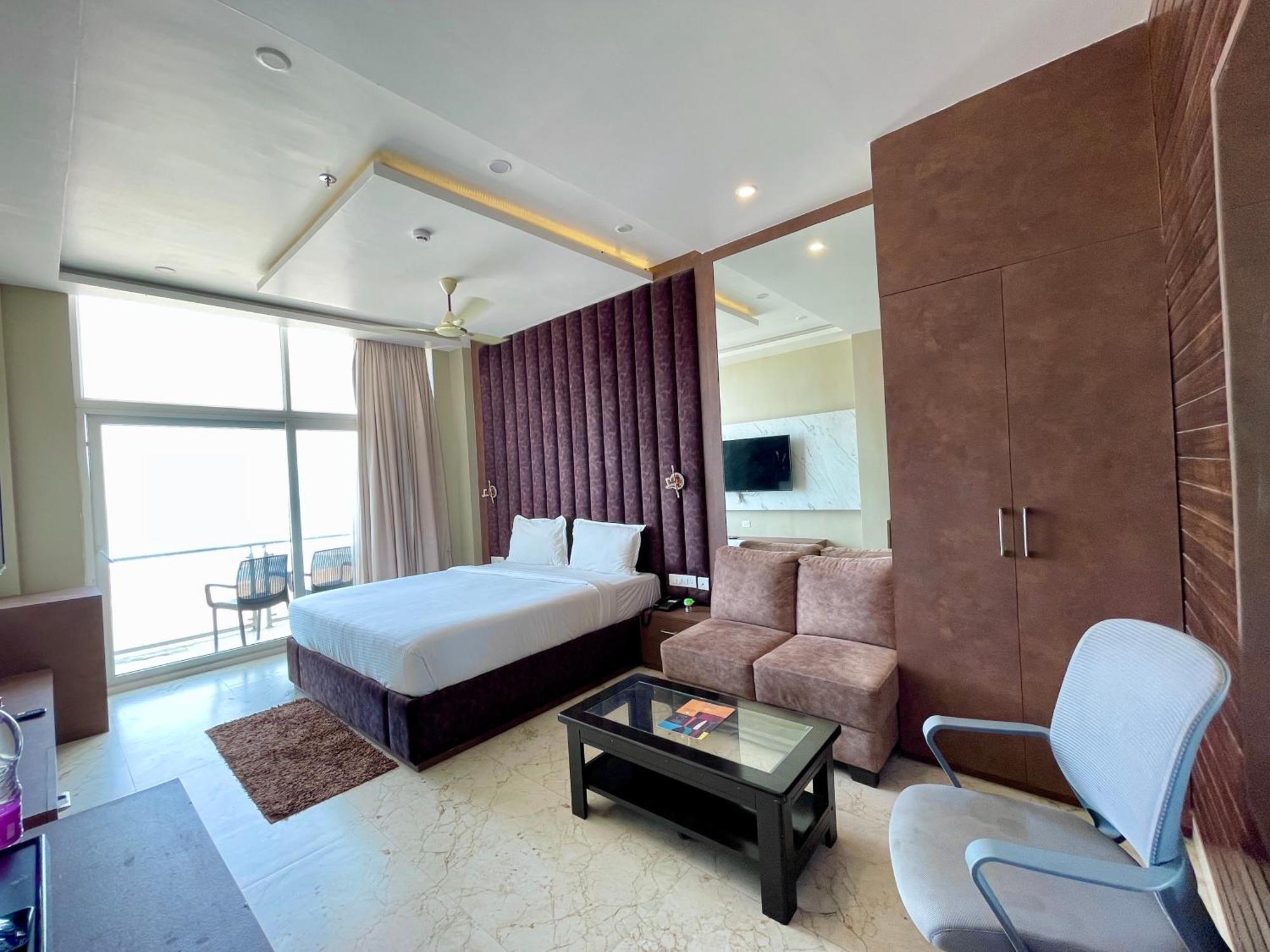Hotel Tbs In Puri Buitenkant foto
