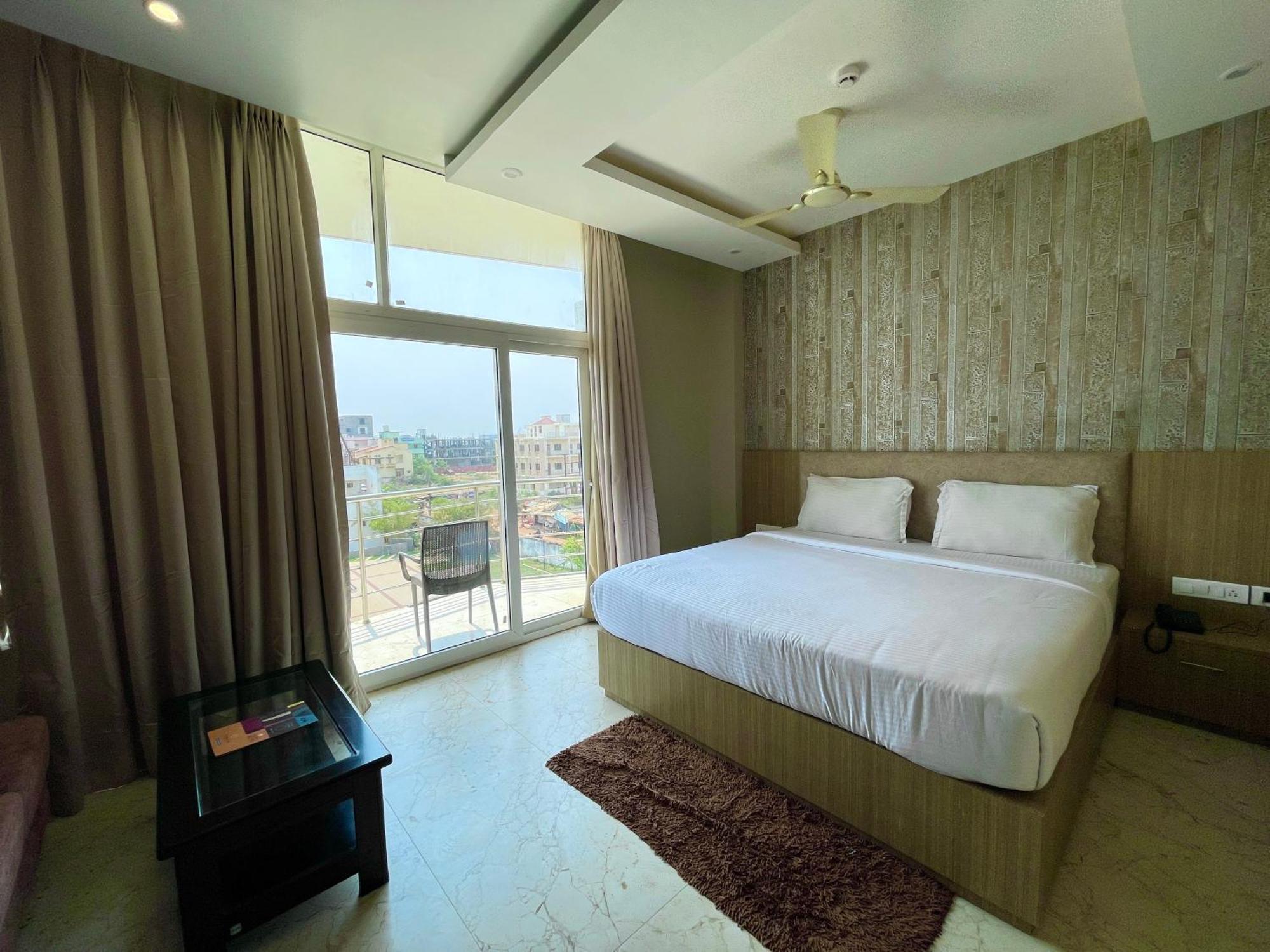 Hotel Tbs In Puri Buitenkant foto