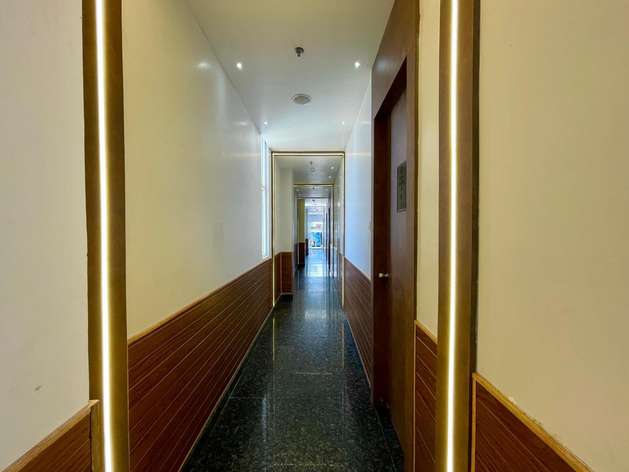 Hotel Tbs In Puri Buitenkant foto